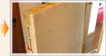Step1:家具350から商品が届きました!/玄関口から搬入するお部屋へ、ゆっくりと運びました。